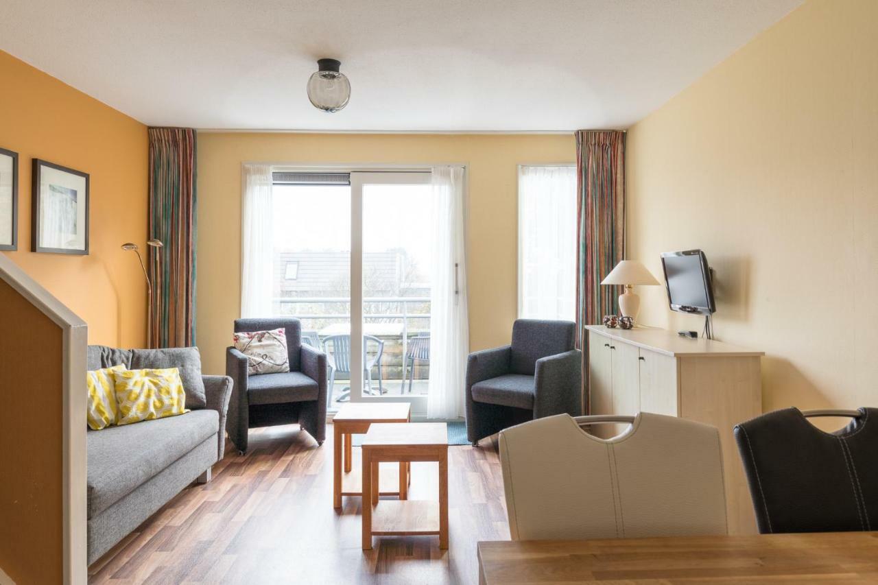 Appartement De Vrijbuiter, Resort Amelander Kaap 霍勒姆 外观 照片