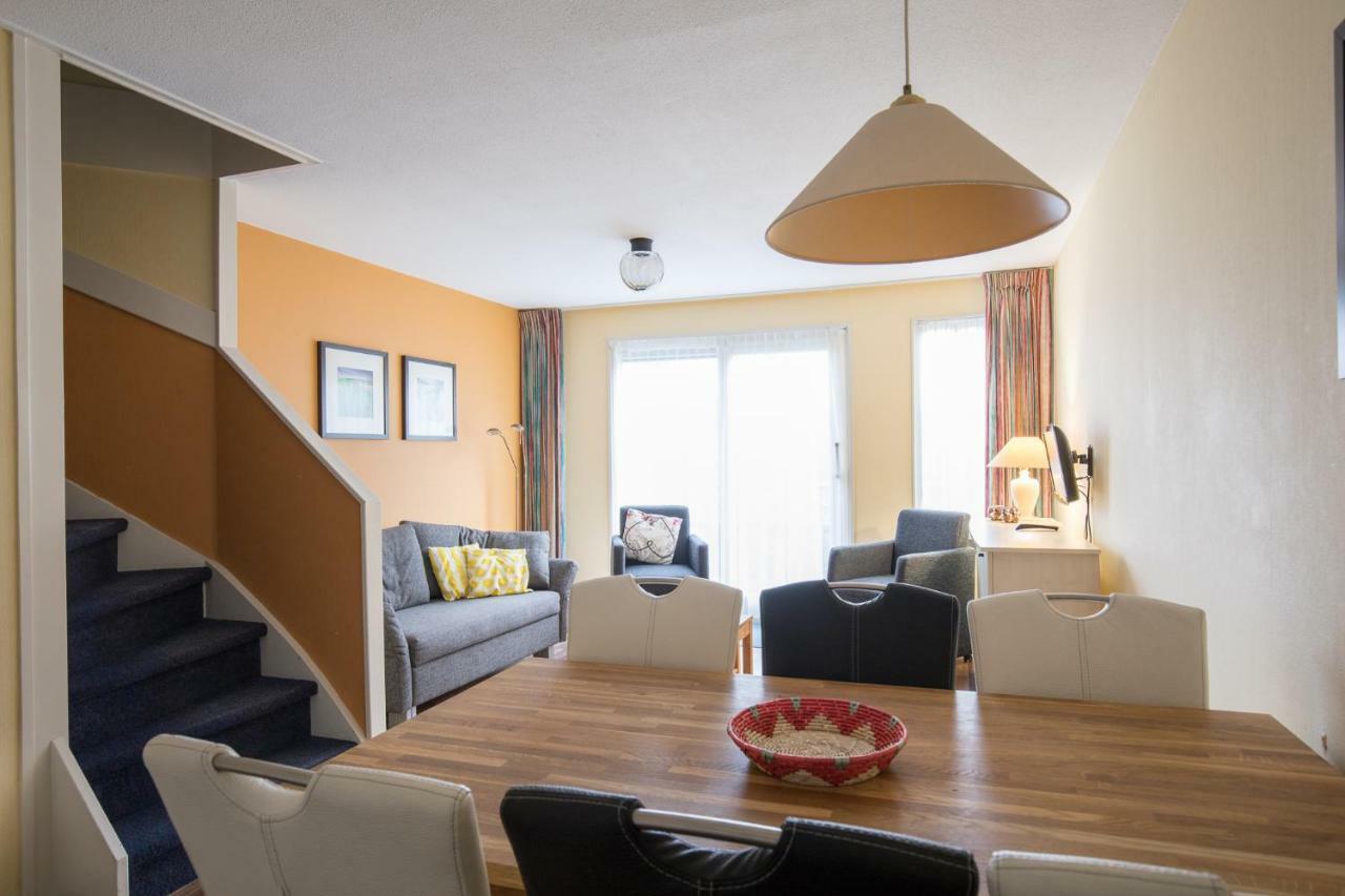 Appartement De Vrijbuiter, Resort Amelander Kaap 霍勒姆 外观 照片
