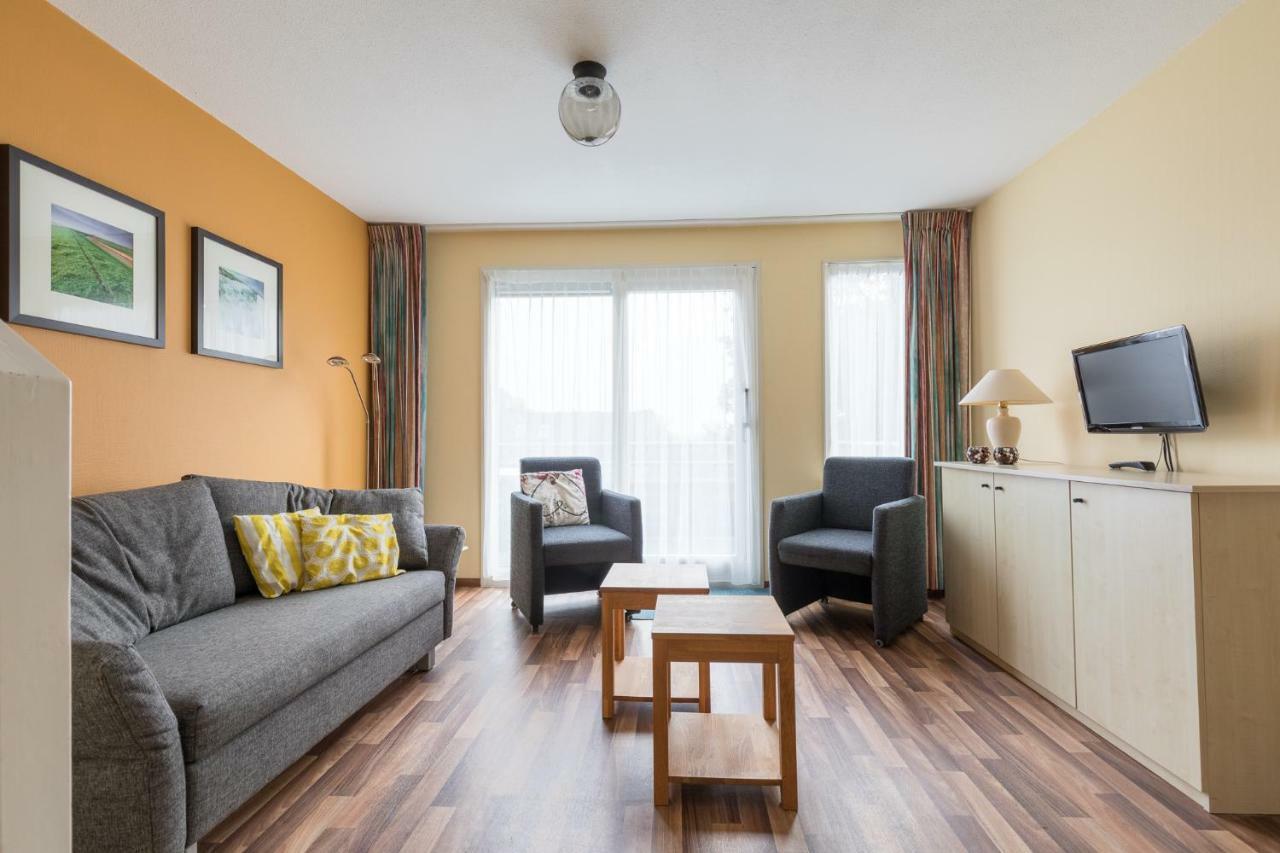 Appartement De Vrijbuiter, Resort Amelander Kaap 霍勒姆 外观 照片