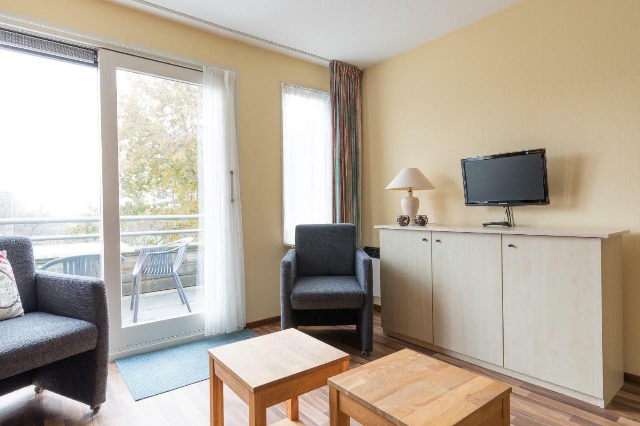 Appartement De Vrijbuiter, Resort Amelander Kaap 霍勒姆 外观 照片